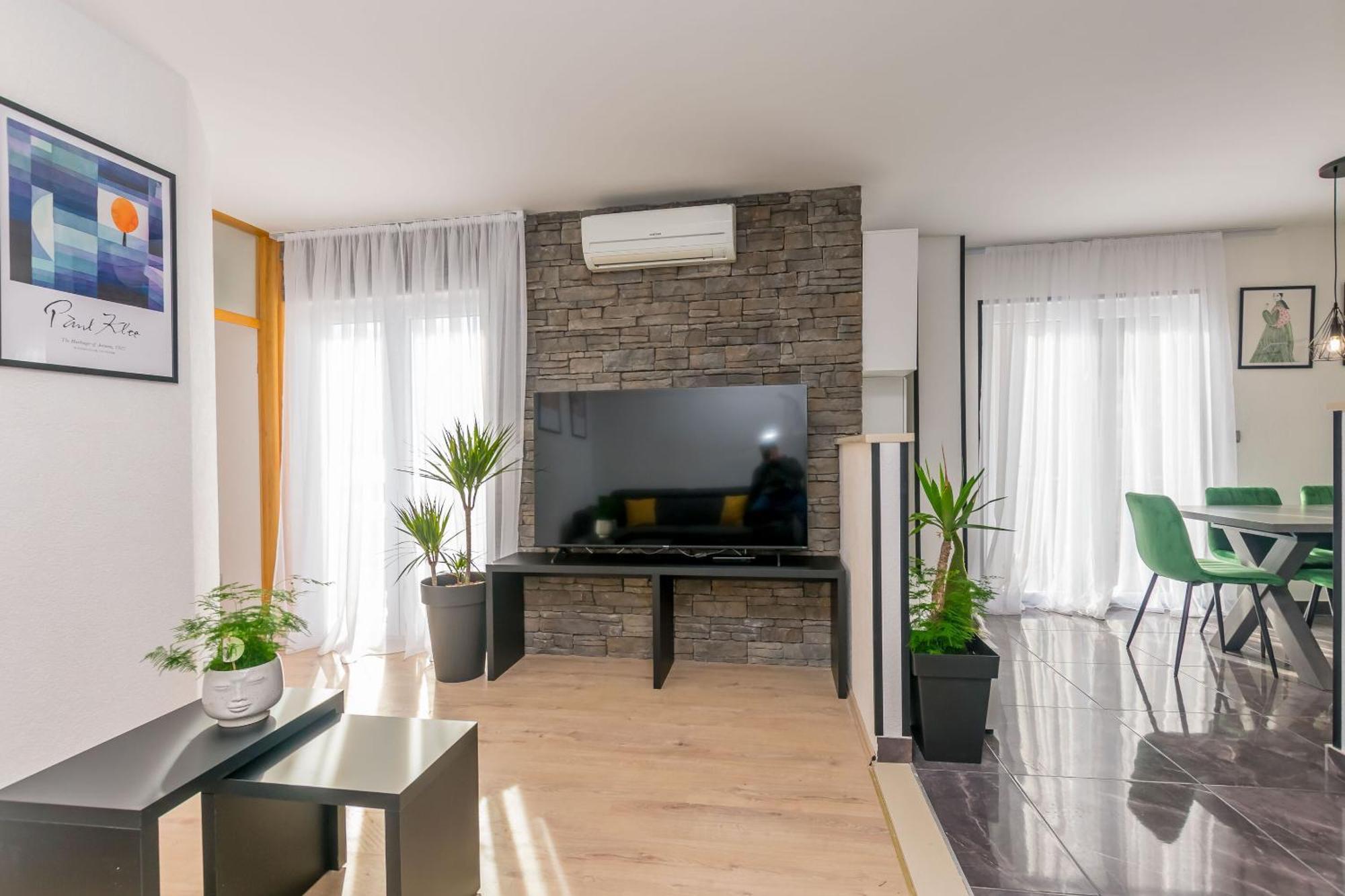 Apartments Mladen Duće 외부 사진