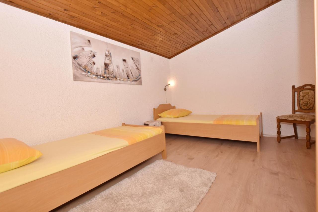 Apartments Mladen Duće 외부 사진
